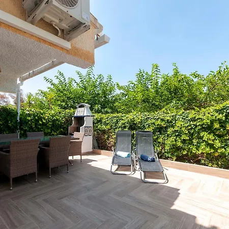 Pool Terrace Garage 3 6 Pax